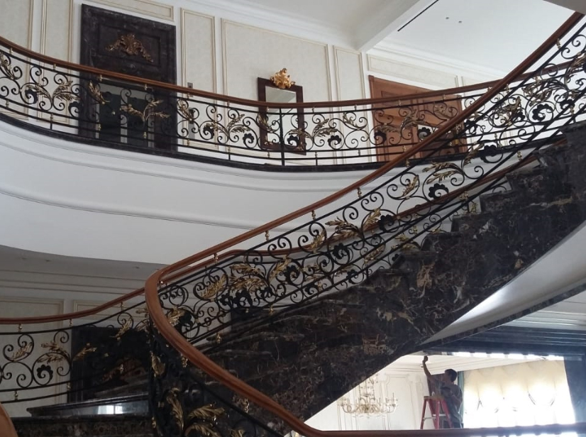 railing tangga klasik